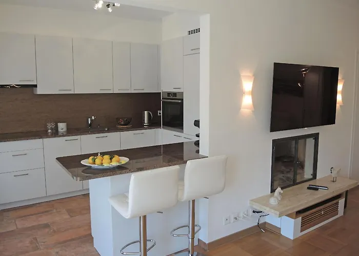 La Quercia By Fewotessin أسكونا